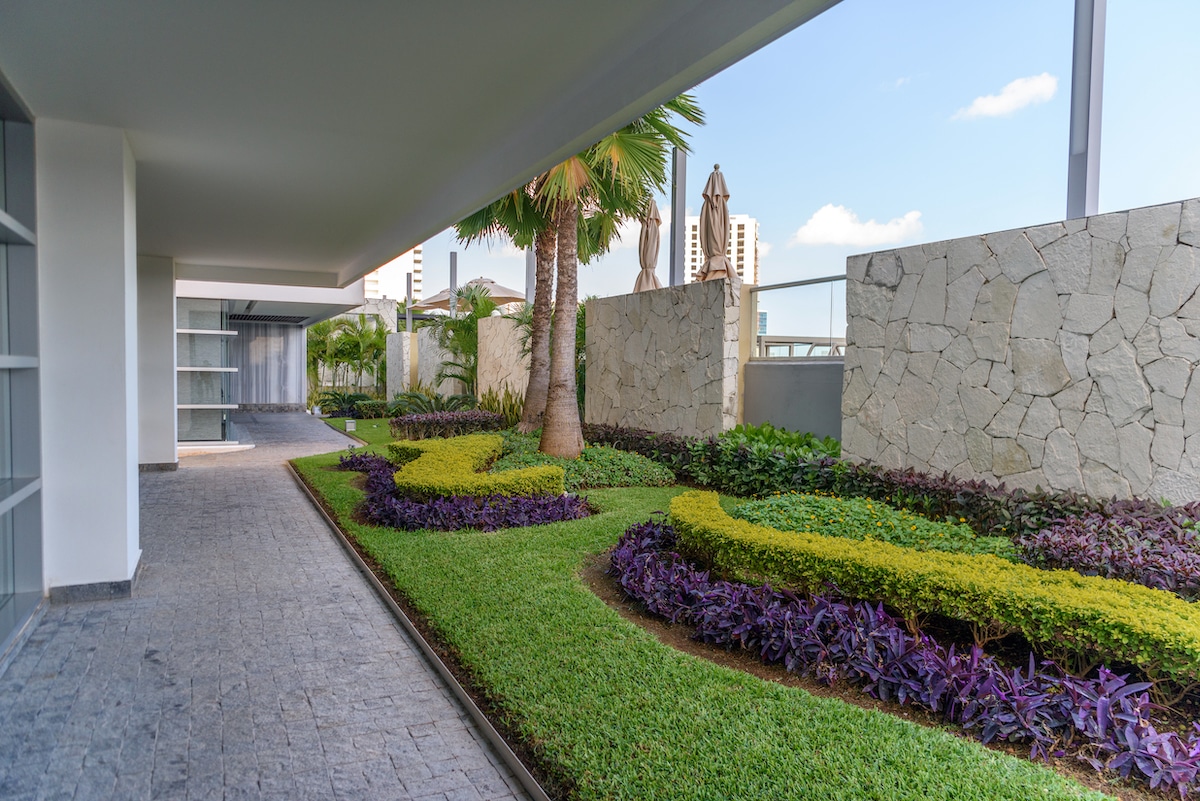 Cutting Costs on Landscaping Cutting Costs on Landscaping